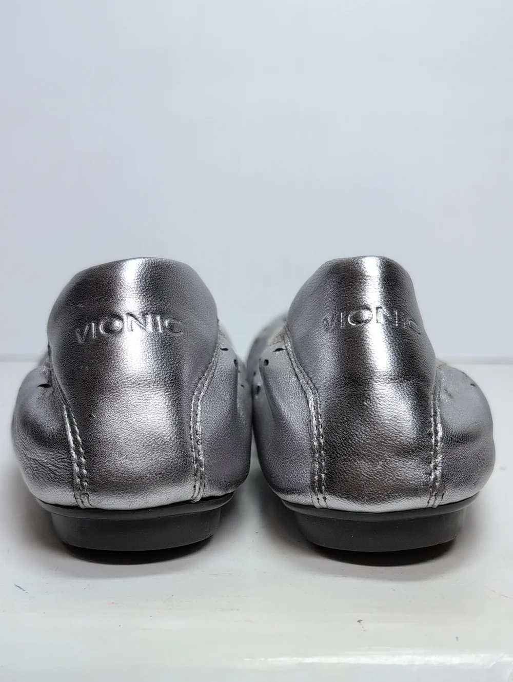 Vionic Geneva metal ballet silver flats women's size 8 EU 39